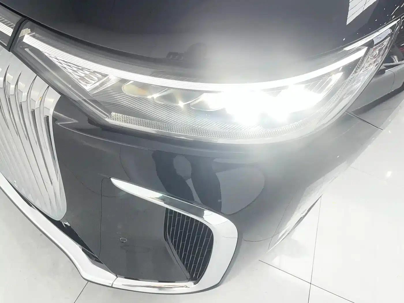 Voyah Dreamer 2025 PHEV 4WD Premium Kunpeng Edition — миниатюра 5