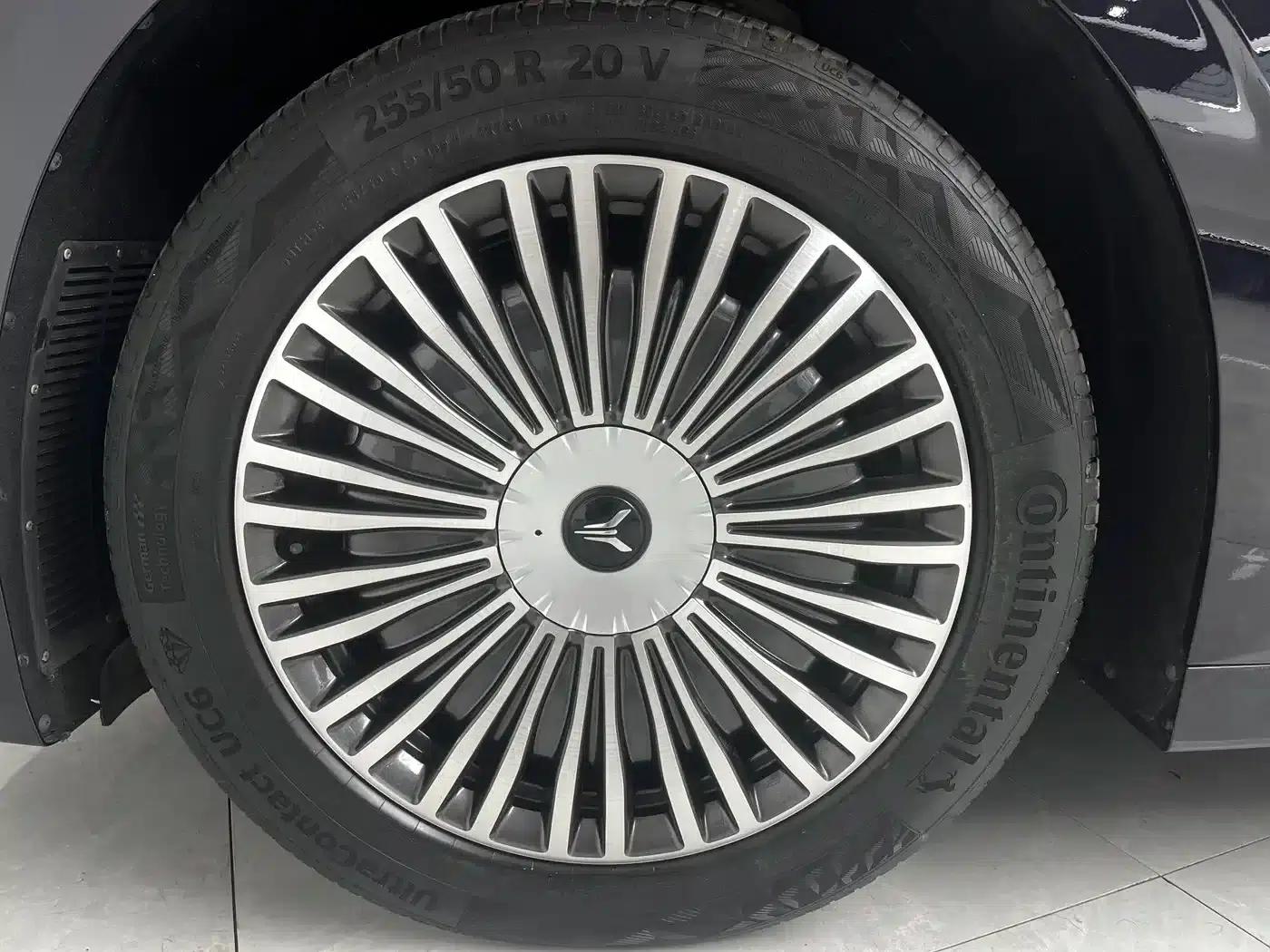 Voyah Dreamer 2025 PHEV 4WD Premium Kunpeng Edition — миниатюра 7