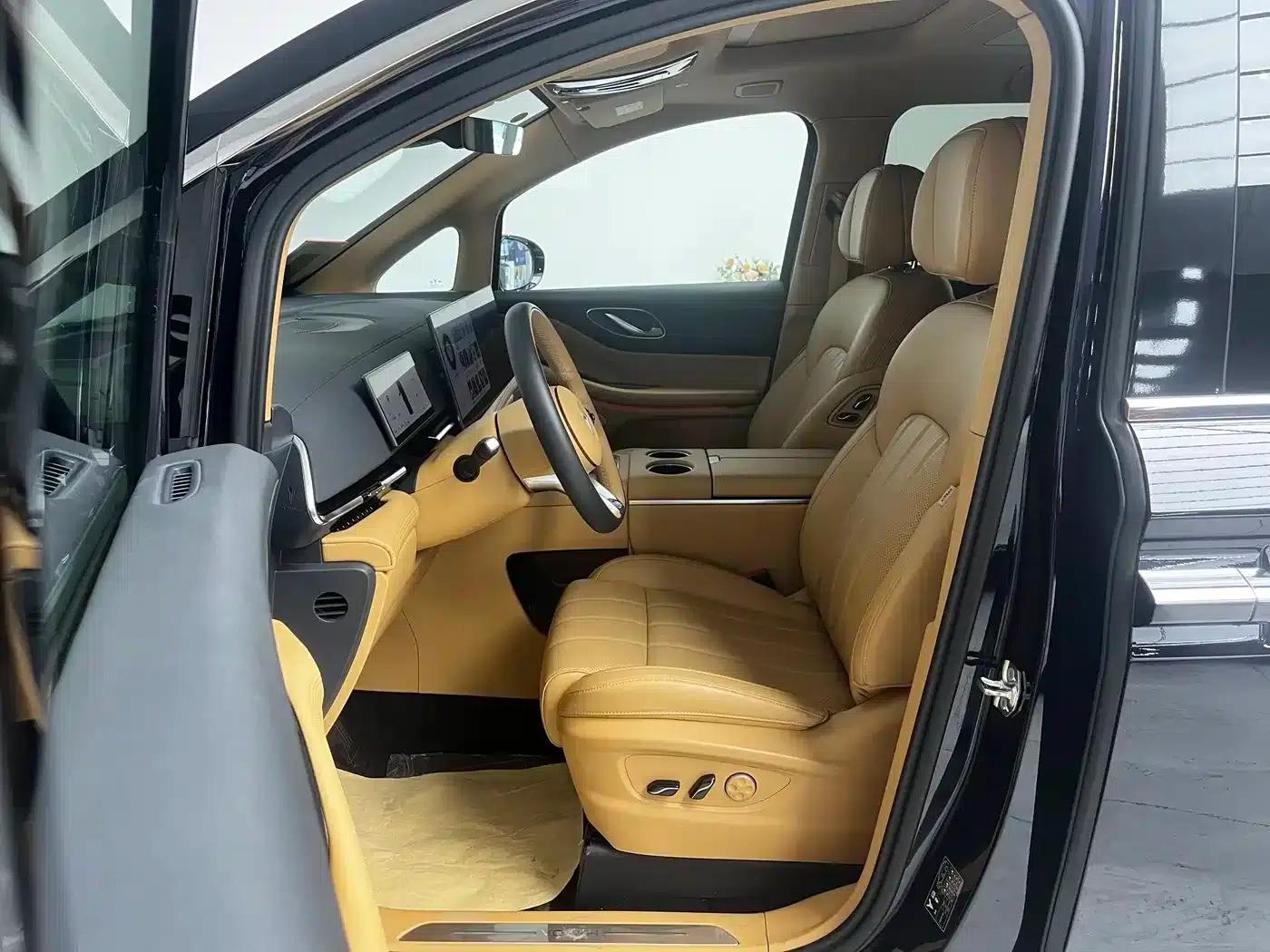 Voyah Dreamer 2025 PHEV 4WD Premium Kunpeng Edition — миниатюра 9