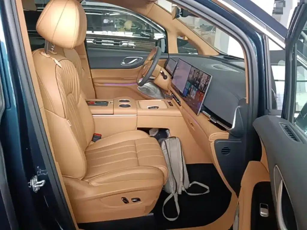 Voyah Dreamer 2025 PHEV AWD Flagship Kunpeng Edition — миниатюра 25