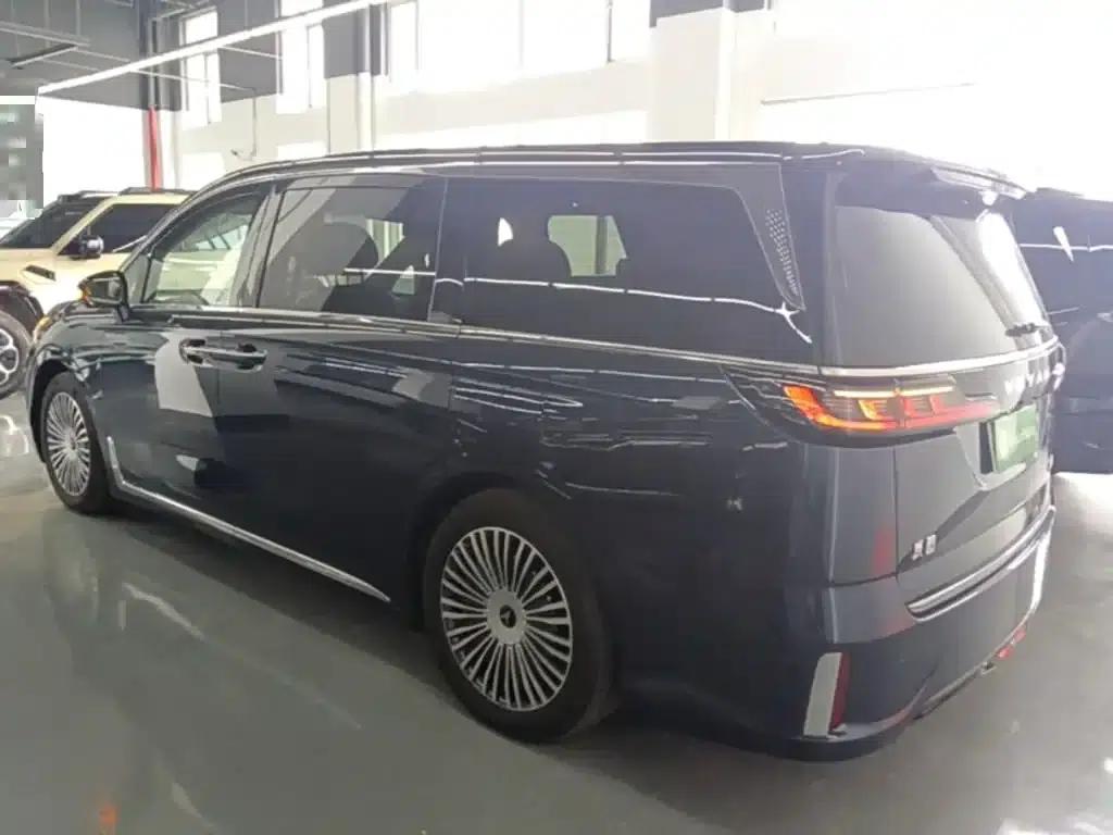 Voyah Dreamer 2025 PHEV AWD Flagship Kunpeng Edition — миниатюра 5