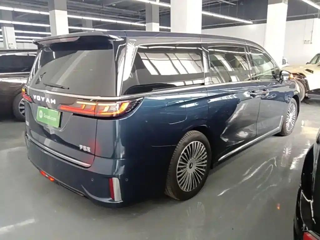 Voyah Dreamer 2025 PHEV AWD Flagship Kunpeng Edition — миниатюра 7