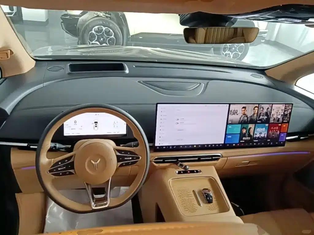 Voyah Dreamer 2025 PHEV AWD Flagship Kunpeng Edition — миниатюра 10