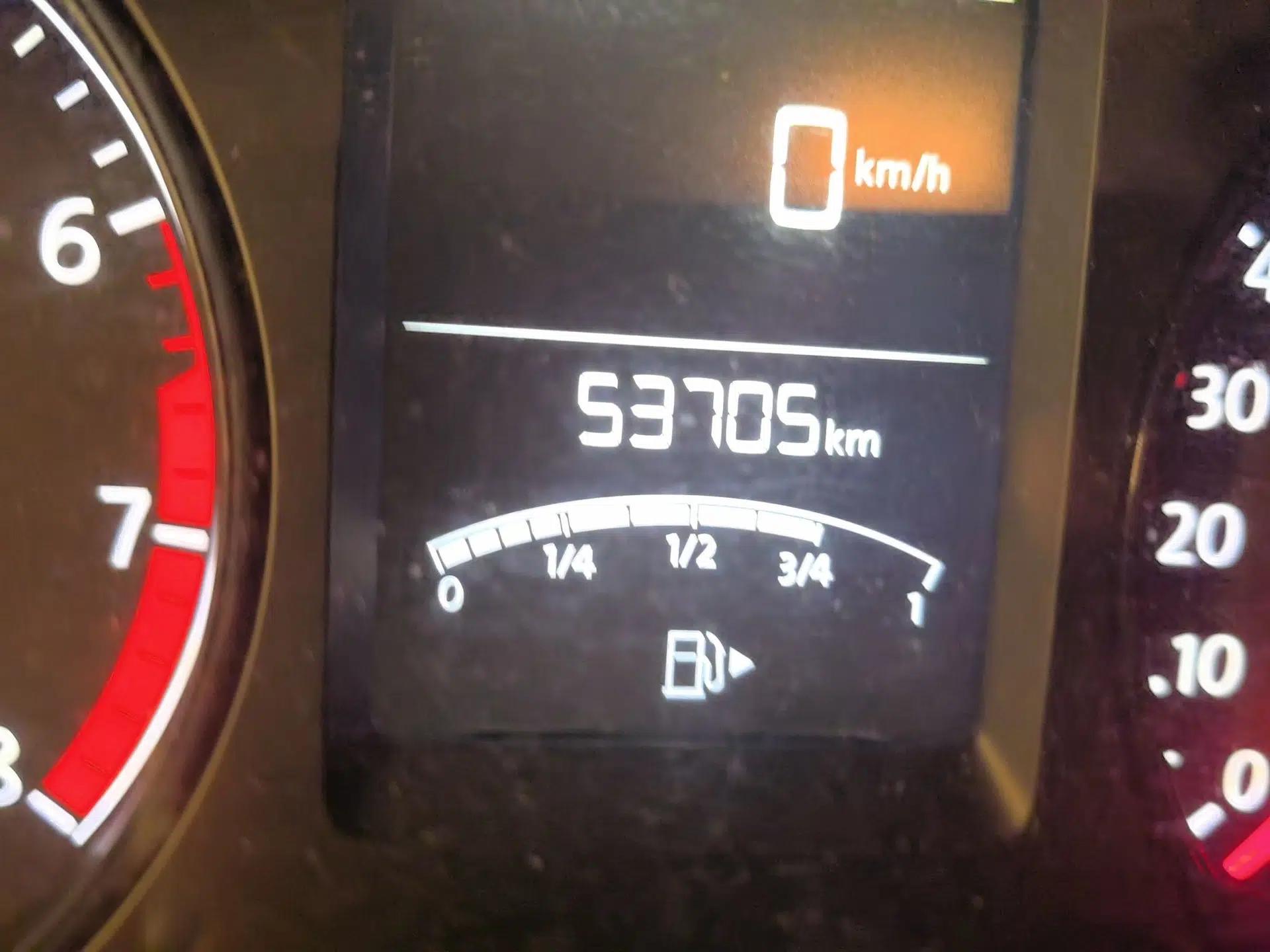 Volkswagen Gran Lavida 2013 1.6L Manual Fashion Model — миниатюра 12