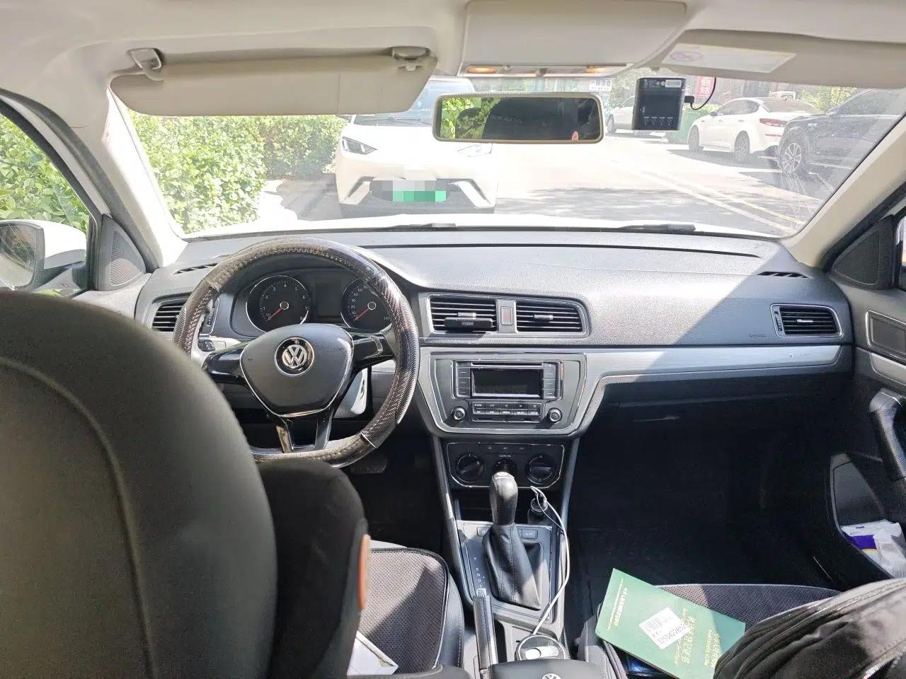 Volkswagen Gran Lavida 2015 1.6L Automatic Comfort Edition — миниатюра 18