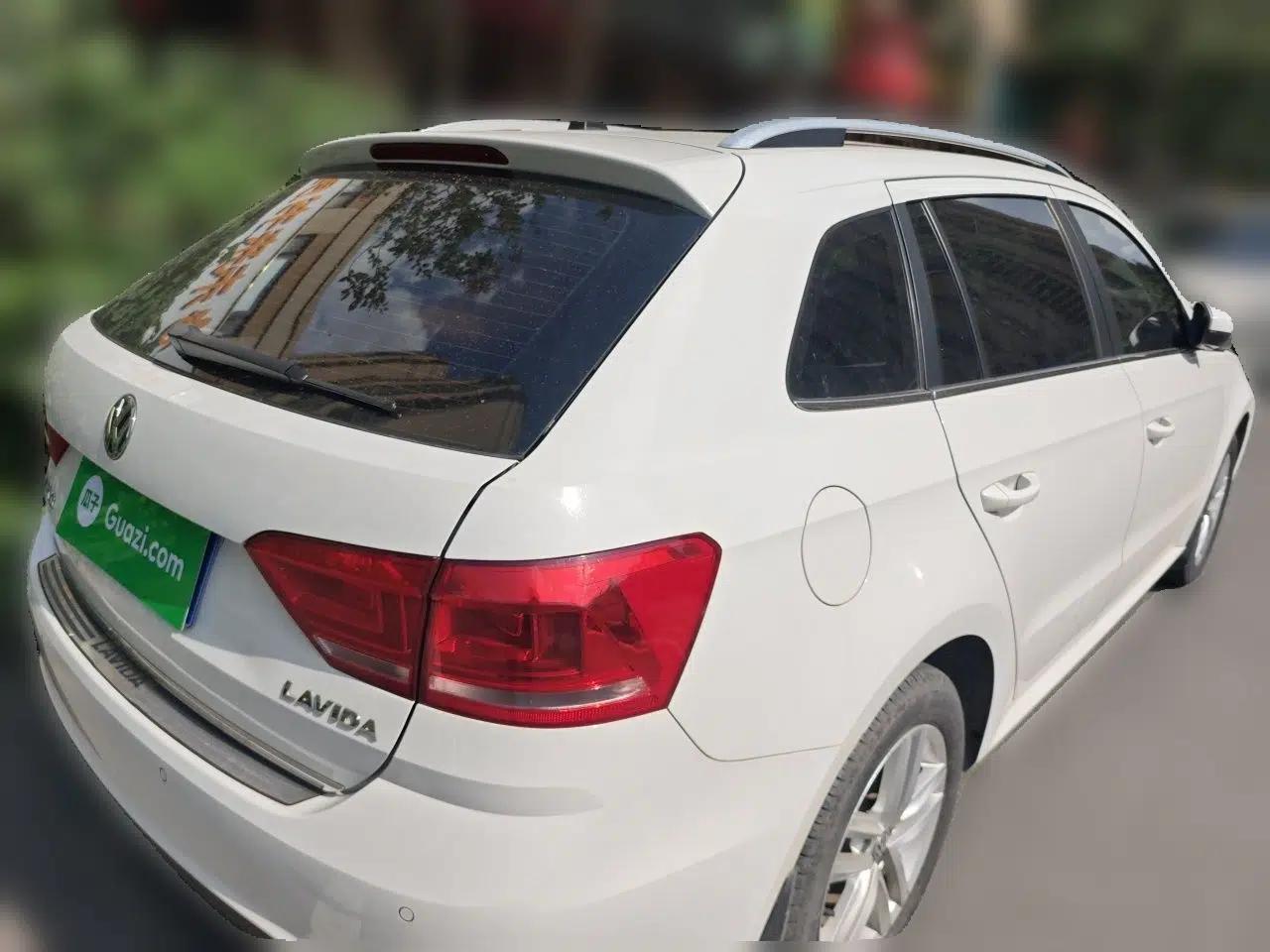 Volkswagen Gran Lavida 2015 1.6L Automatic Comfort Edition — миниатюра 6