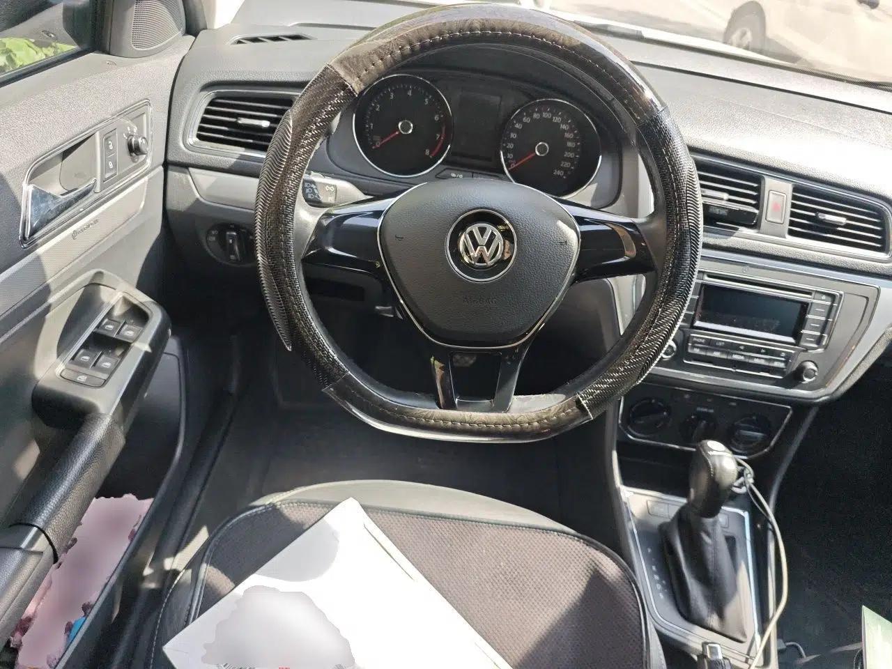 Volkswagen Gran Lavida 2015 1.6L Automatic Comfort Edition — миниатюра 10