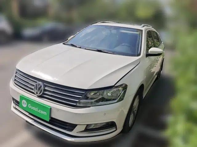Volkswagen Gran Lavida 2015 1.6L Automatic Comfort Edition
