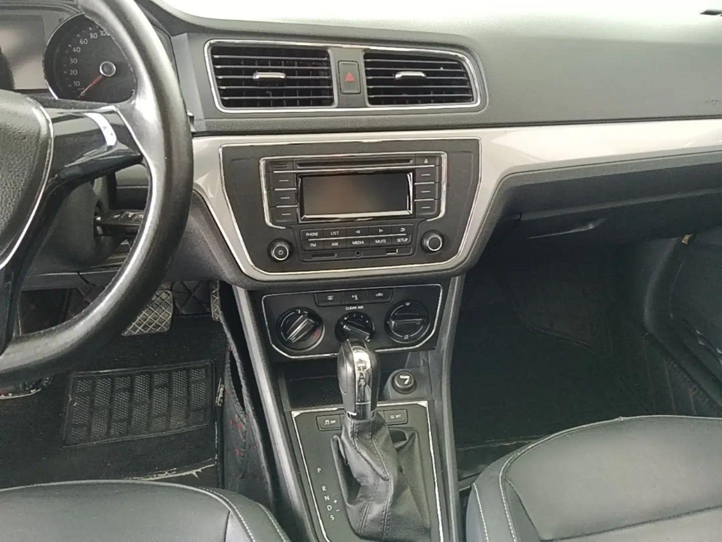 Volkswagen Gran Lavida 2015 1.6L Automatic Comfort Edition — миниатюра 20