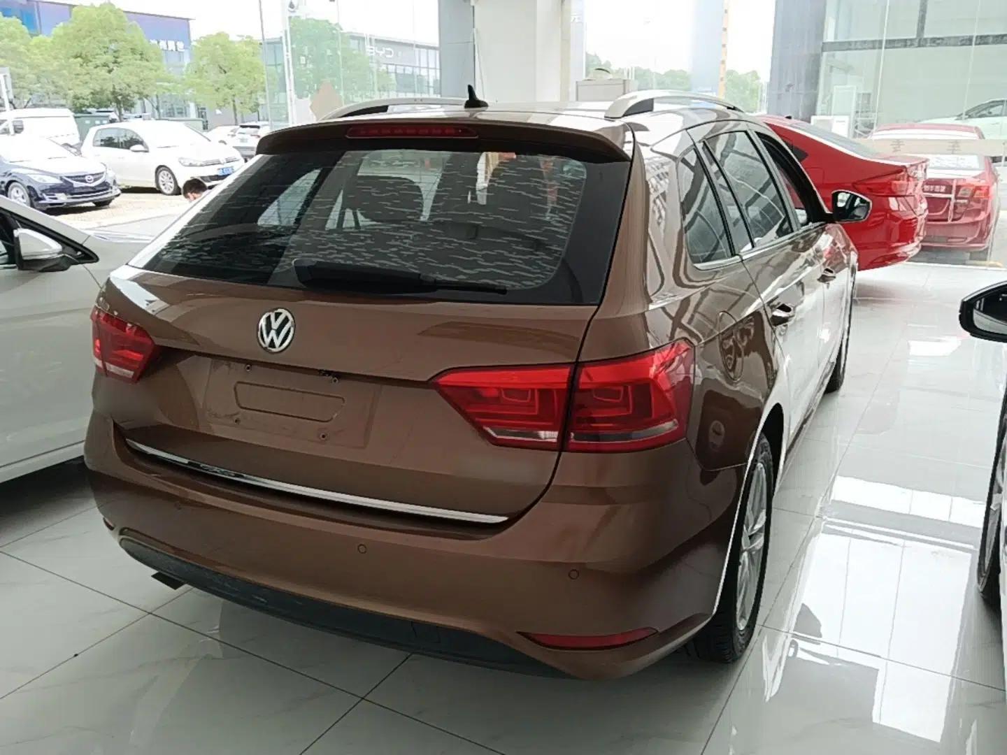Volkswagen Gran Lavida 2015 1.6L Automatic Comfort Edition — миниатюра 6