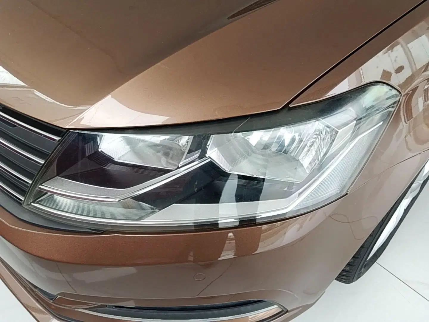 Volkswagen Gran Lavida 2015 1.6L Automatic Comfort Edition — миниатюра 8