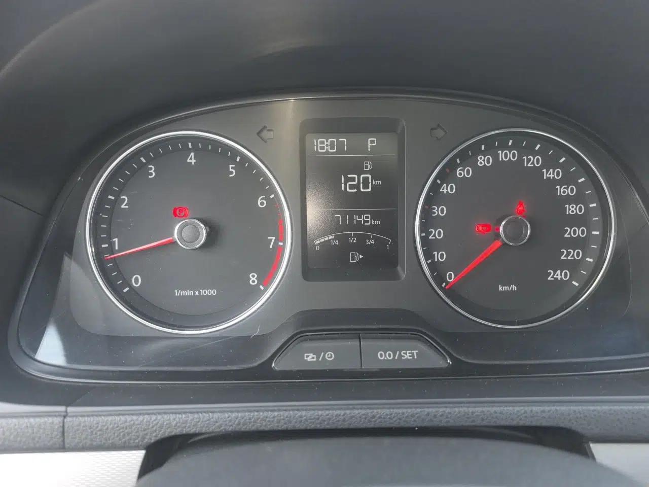 Volkswagen Gran Lavida 2013 1.6L Automatic Comfort Model — миниатюра 12