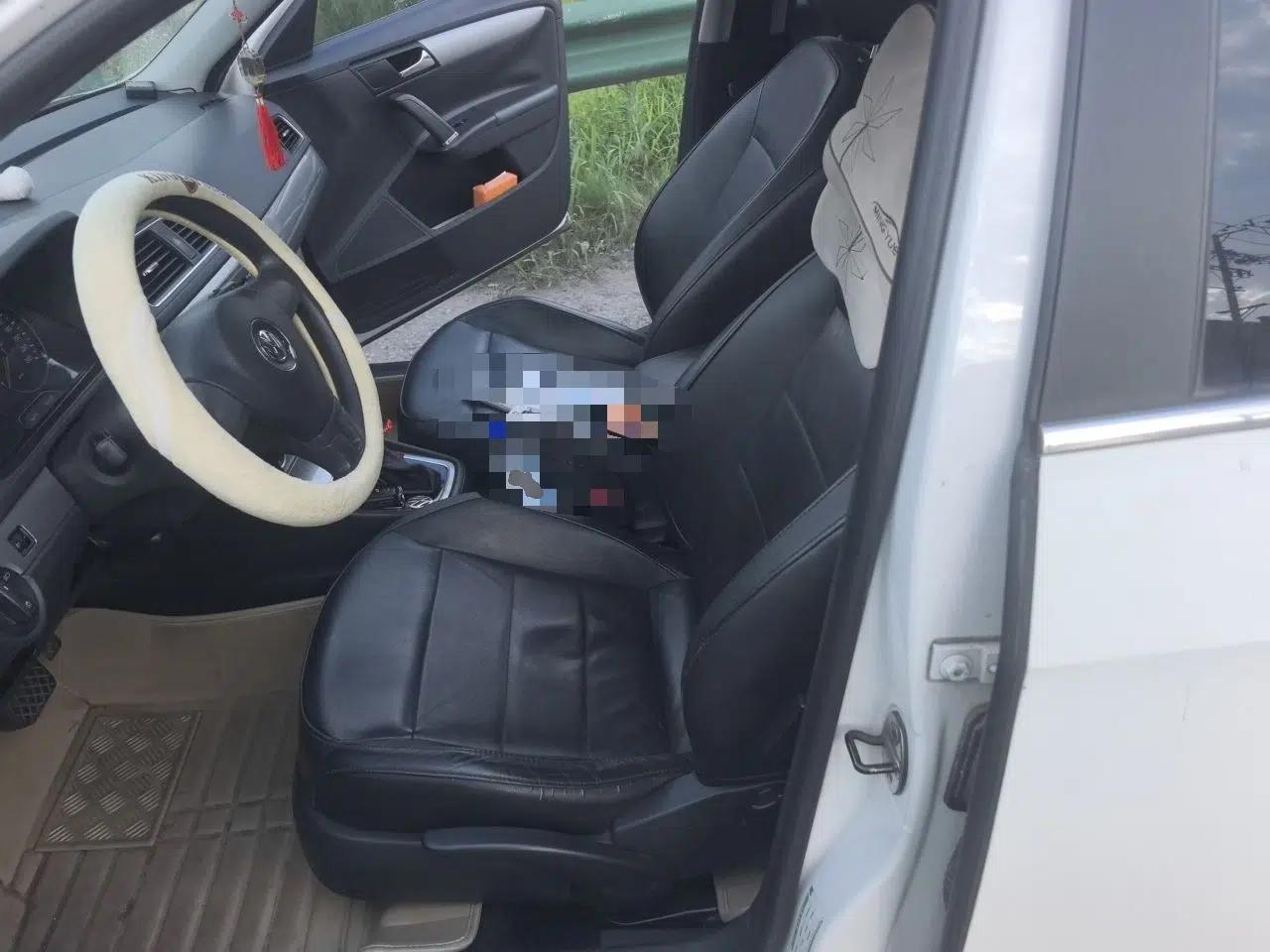 Volkswagen Gran Lavida 2013 1.6L Automatic Comfort Model — миниатюра 15