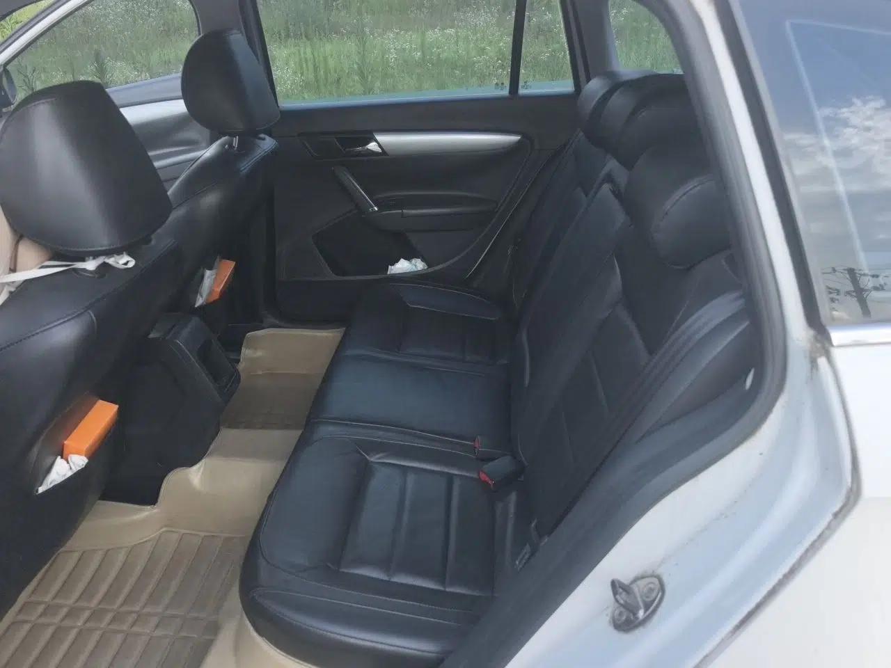 Volkswagen Gran Lavida 2013 1.6L Automatic Comfort Model — миниатюра 17