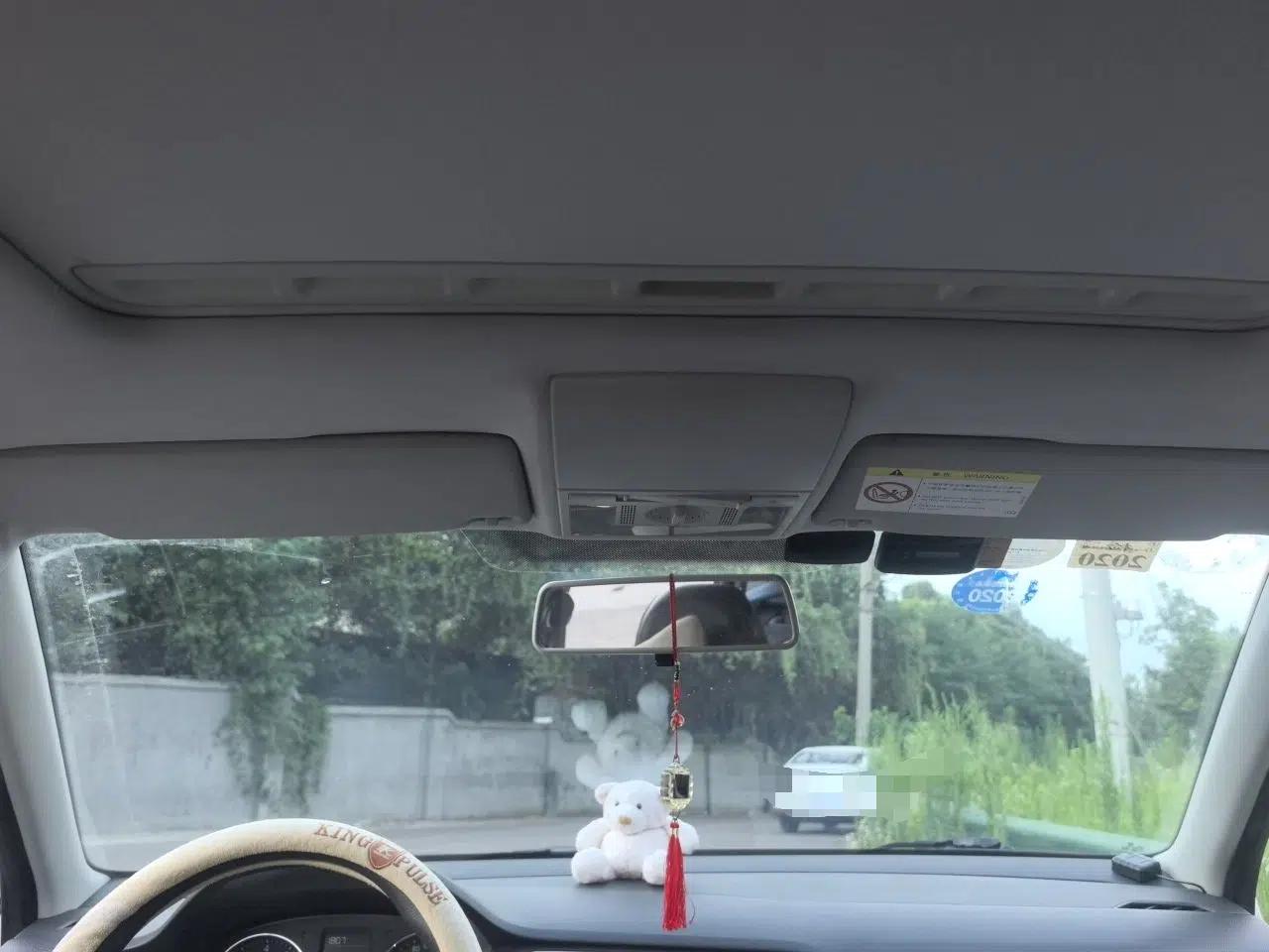 Volkswagen Gran Lavida 2013 1.6L Automatic Comfort Model — миниатюра 18