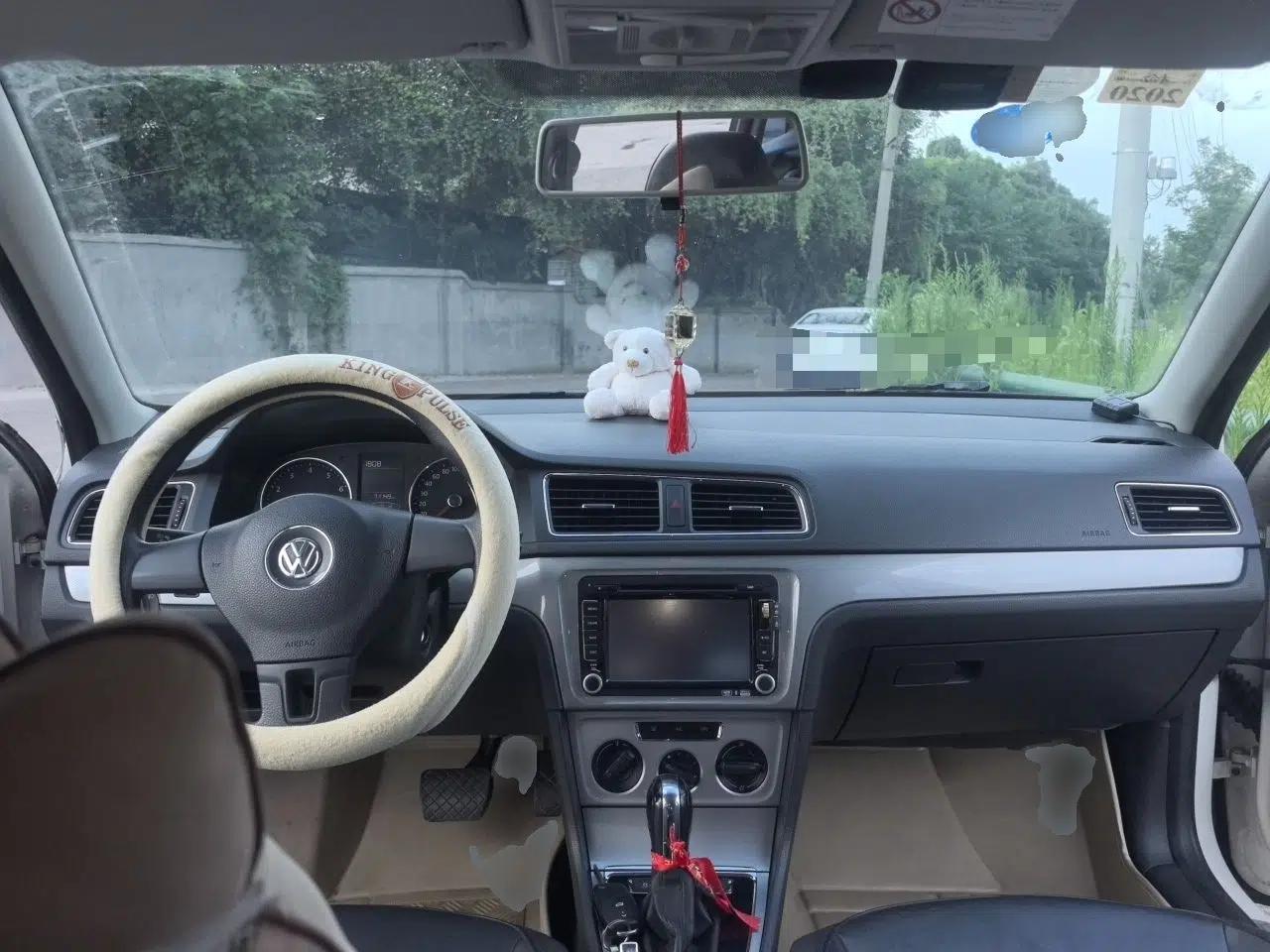 Volkswagen Gran Lavida 2013 1.6L Automatic Comfort Model — миниатюра 9