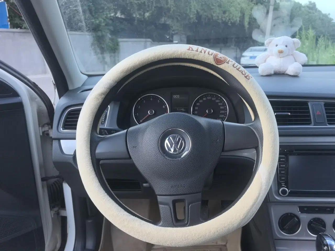 Volkswagen Gran Lavida 2013 1.6L Automatic Comfort Model — миниатюра 10