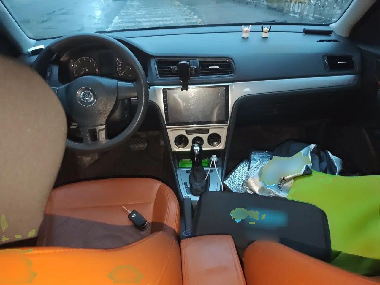 Volkswagen Gran Lavida 2013 1.6L Automatic Fashion Model — миниатюра 9
