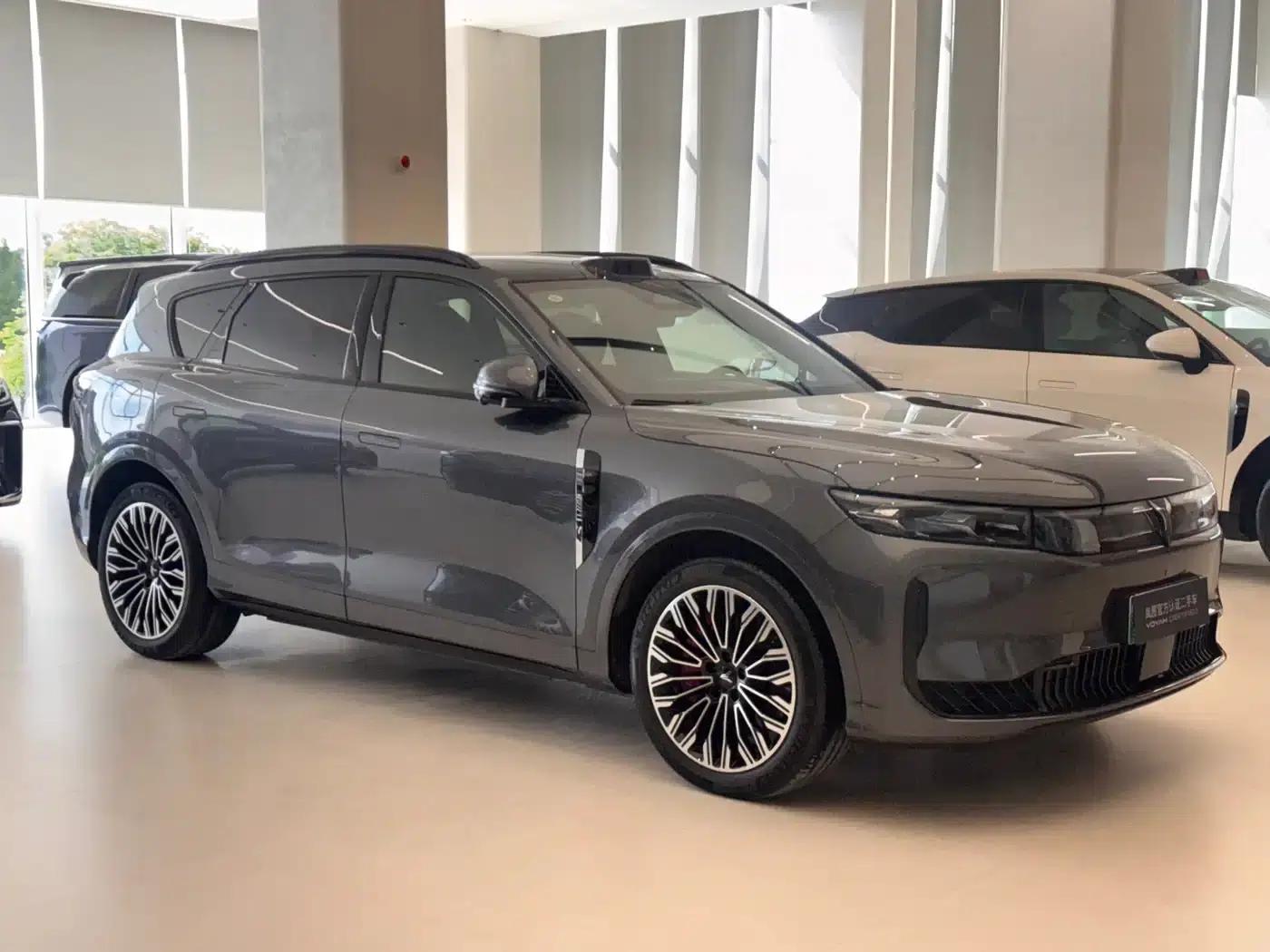 Voyah Free 2025 Model 318 259km 4WD Explorer Edition — миниатюра 2