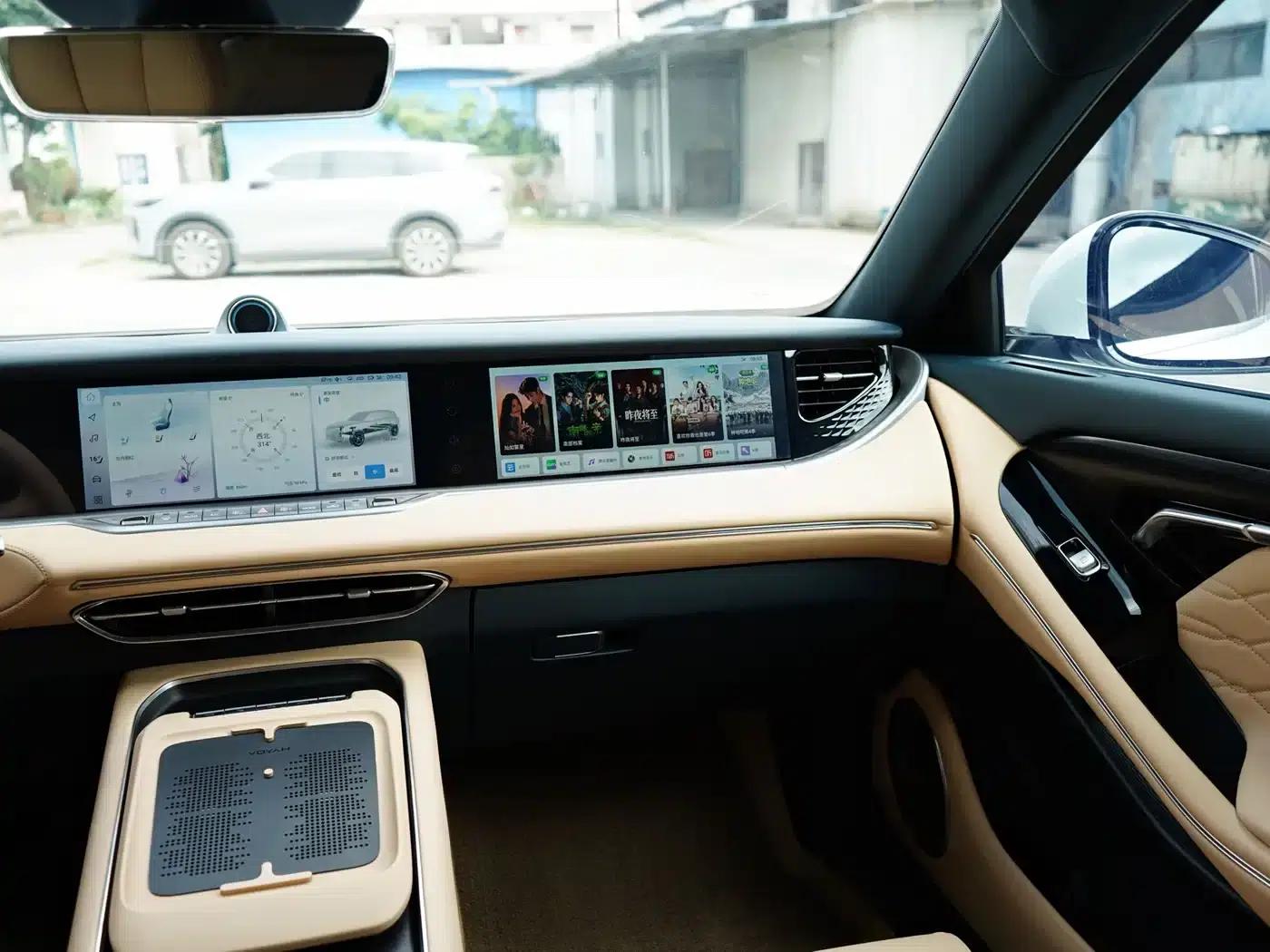 Voyah Free 2024 Model - Extended Range Intelligent Driving Edition — миниатюра 11