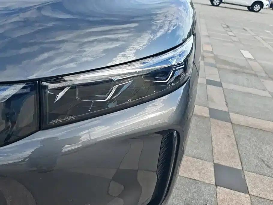 Voyah Free 2025 Free+ 4WD Sport Custom Edition — миниатюра 5