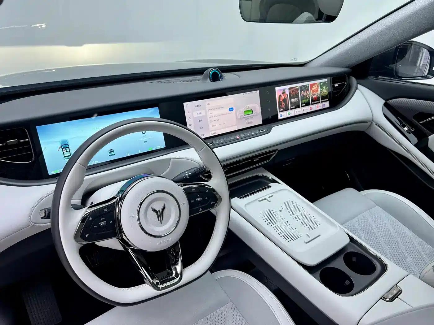 Voyah Free 2025 Model 318 259km 4WD Explorer Edition — миниатюра 12