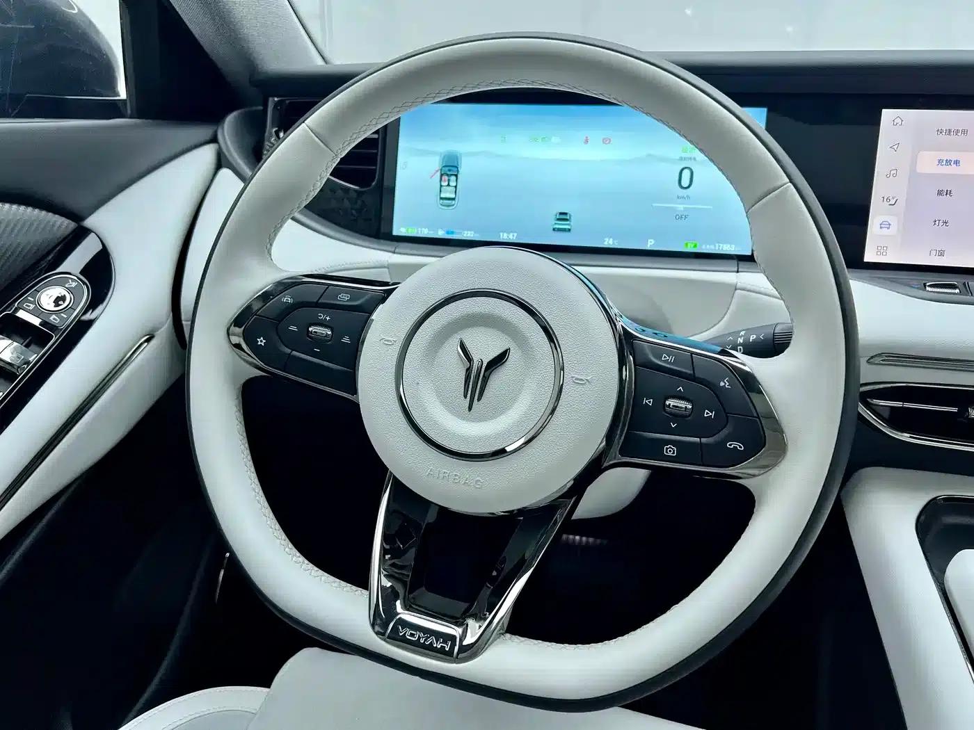 Voyah Free 2025 Model 318 259km 4WD Explorer Edition — миниатюра 13