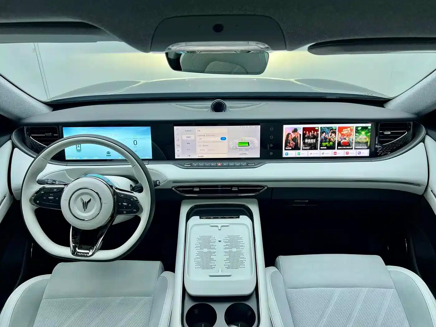 Voyah Free 2025 Model 318 259km 4WD Explorer Edition — миниатюра 15