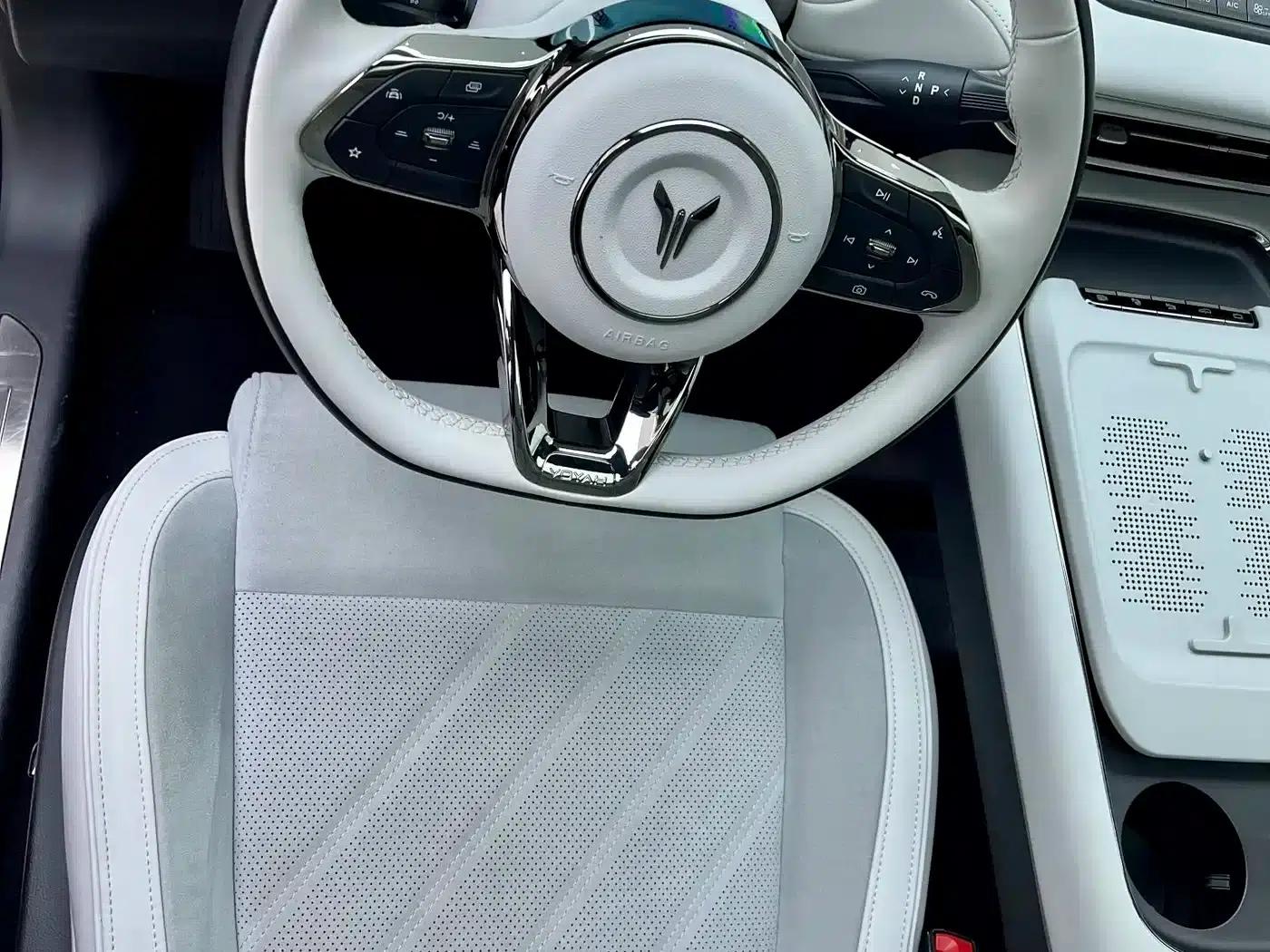 Voyah Free 2025 Model 318 259km 4WD Explorer Edition — миниатюра 16