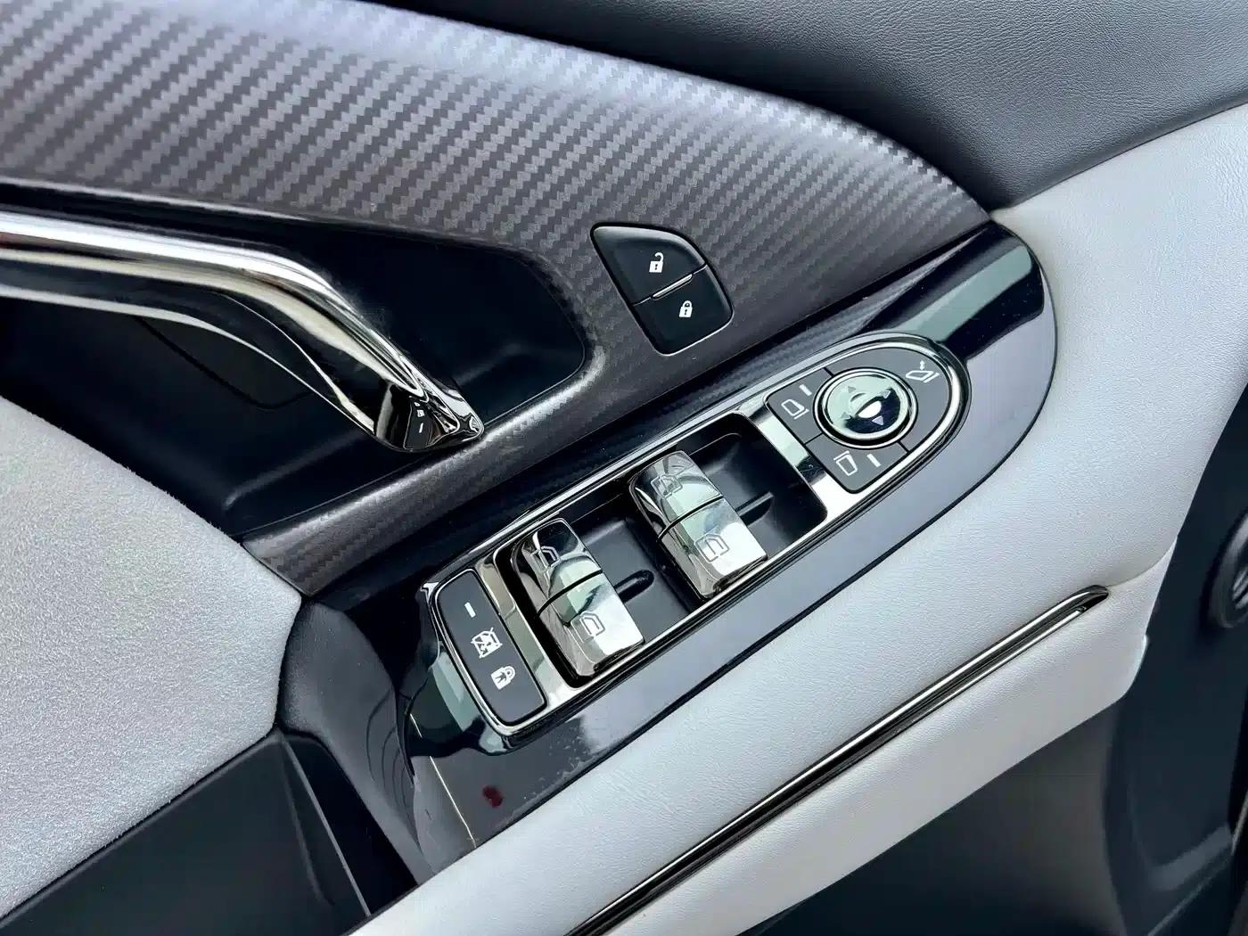 Voyah Free 2025 Model 318 259km 4WD Explorer Edition — миниатюра 23