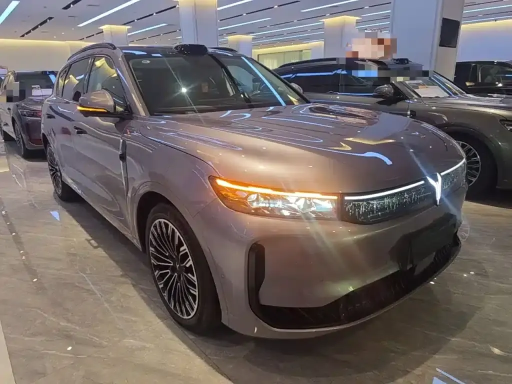 Voyah Free 2025 Free+ 4WD Qiankun Edition — миниатюра 4