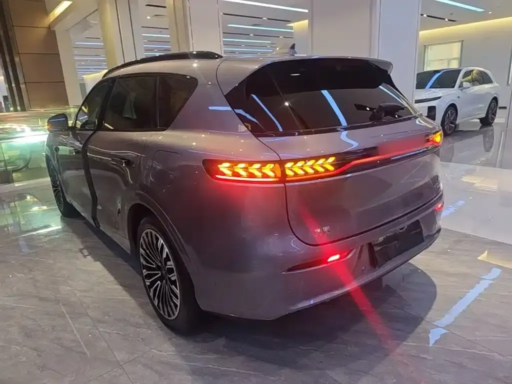 Voyah Free 2025 Free+ 4WD Qiankun Edition — миниатюра 5