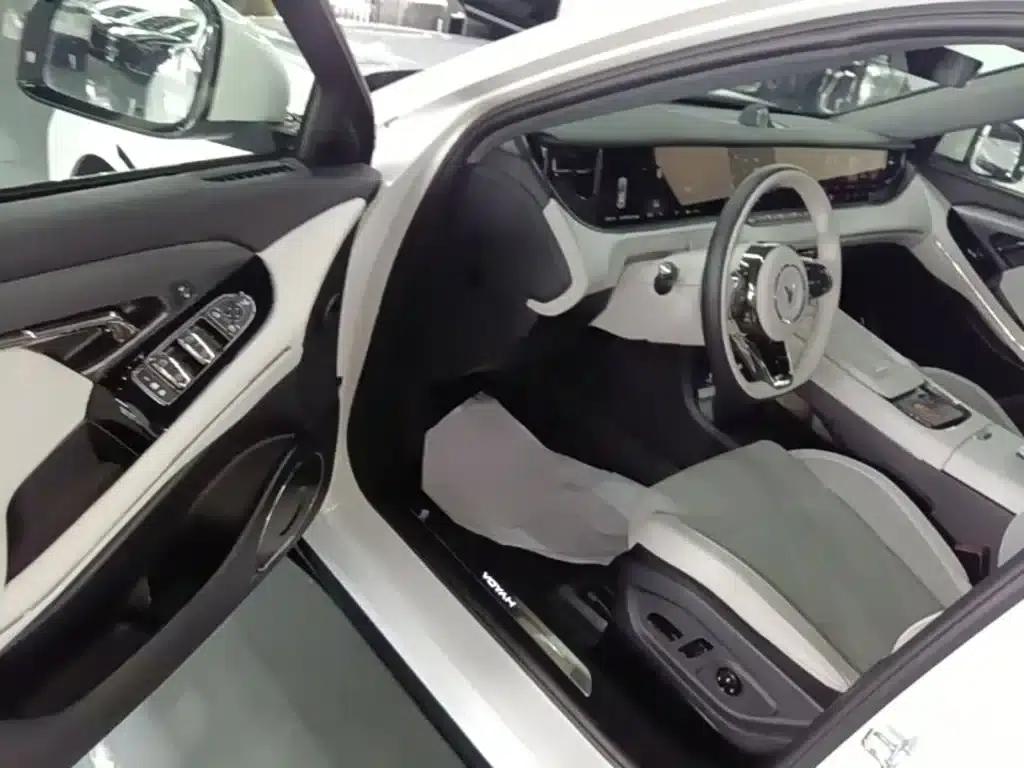 Voyah Free 2025 Model 318 259km 4WD Explorer Edition — миниатюра 16