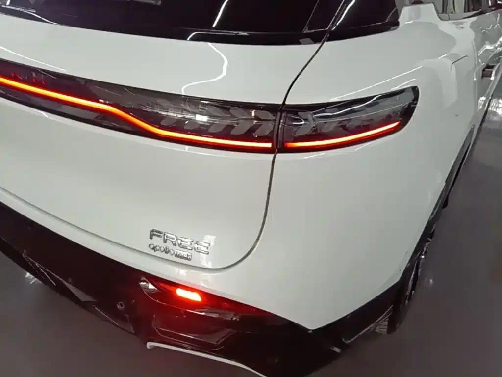Voyah Free 2025 Model 318 259km 4WD Explorer Edition — миниатюра 8