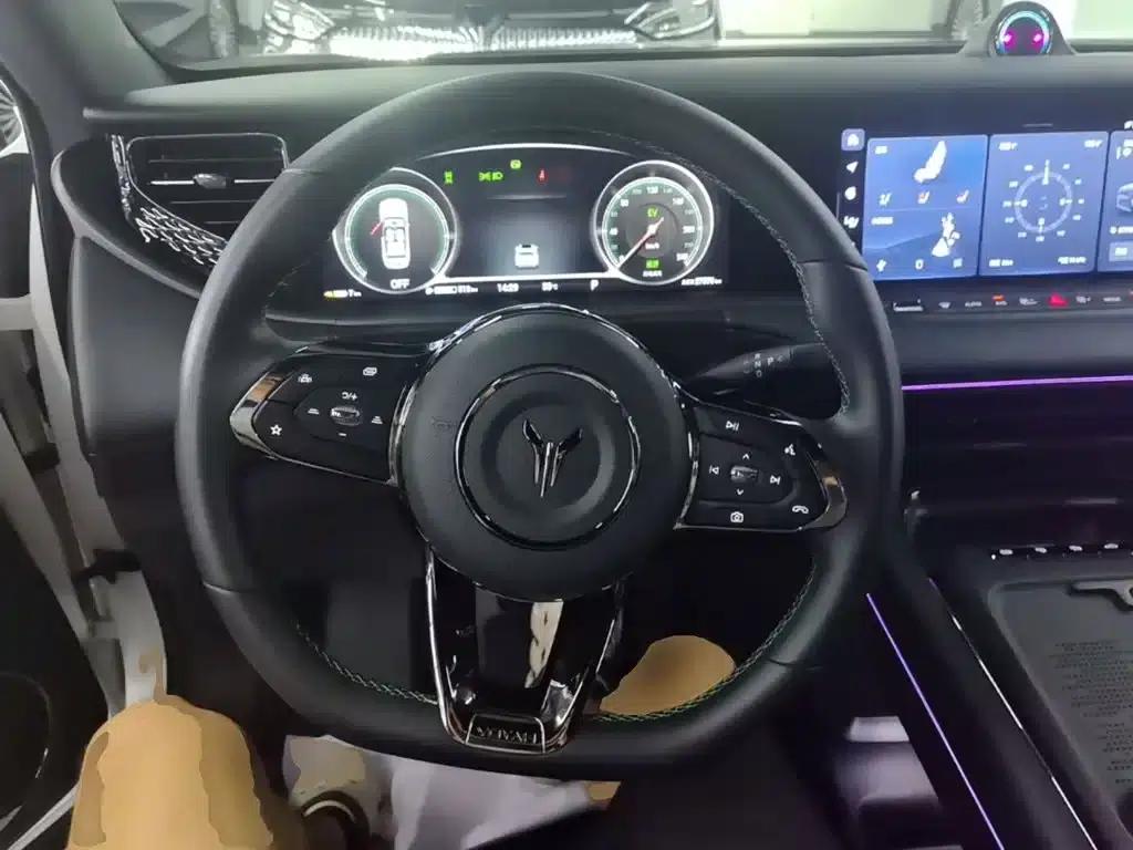 Voyah Free 2025 Model 318 259km 4WD Explorer Edition — миниатюра 11