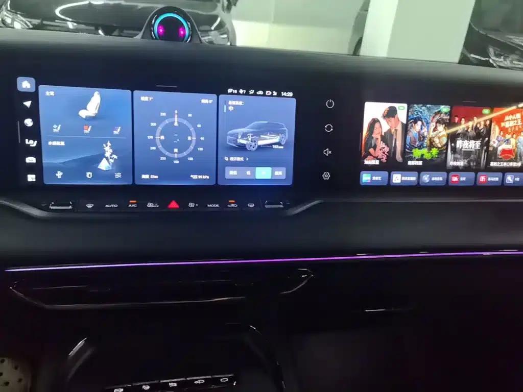 Voyah Free 2025 Model 318 259km 4WD Explorer Edition — миниатюра 13