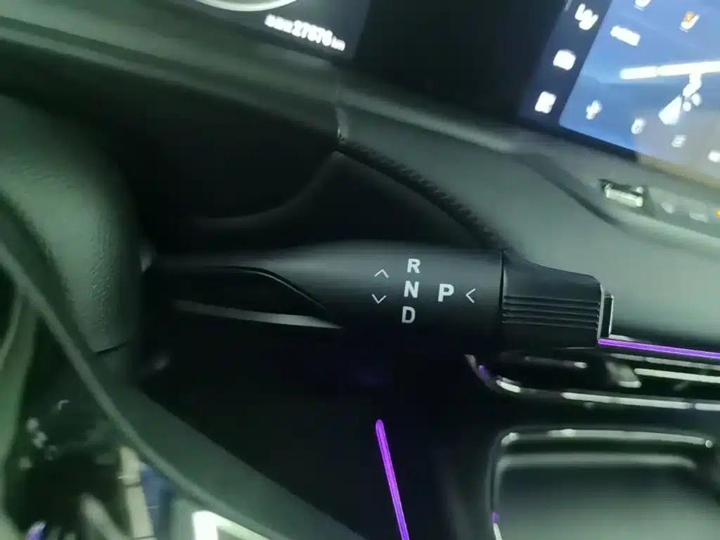 Voyah Free 2025 Model 318 259km 4WD Explorer Edition — миниатюра 14