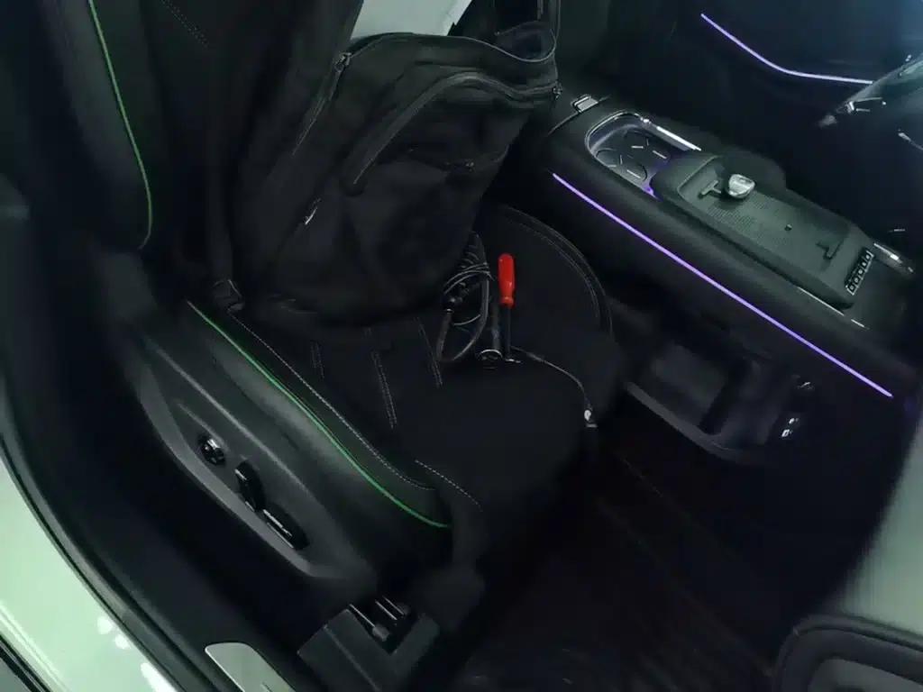 Voyah Free 2025 Model 318 259km 4WD Explorer Edition — миниатюра 25
