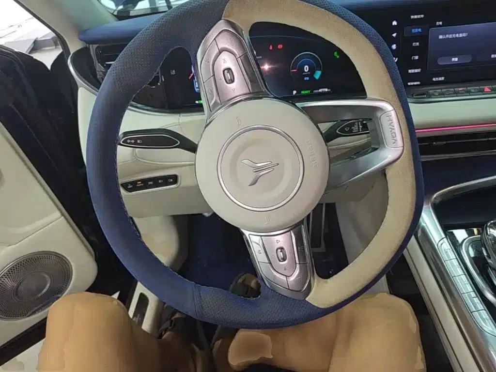 Voyah Free 2021 Two-Wheel Drive Standard Pure Electric City Edition — миниатюра 11