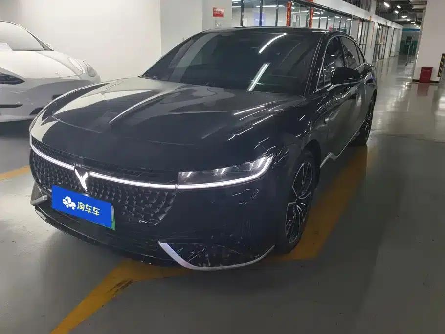 Voyah Chasing the Light 2024 PHEV AWD Long Range Flagship Edition — миниатюра 1