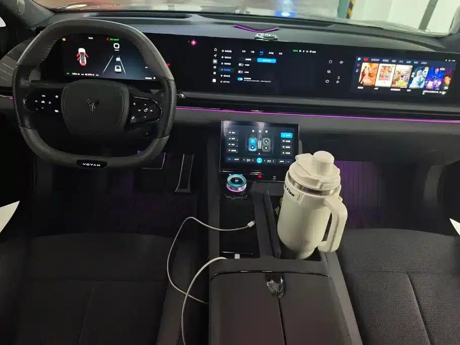 Voyah Chasing the Light 2024 PHEV AWD Long Range Flagship Edition — миниатюра 12
