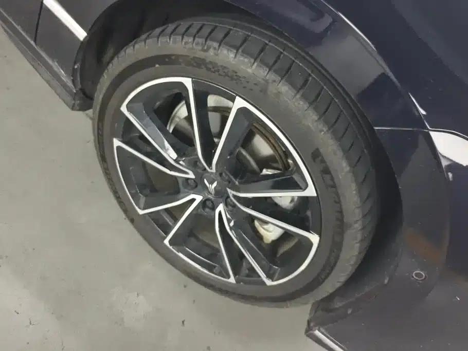 Voyah Chasing the Light 2024 PHEV AWD Long Range Flagship Edition — миниатюра 6
