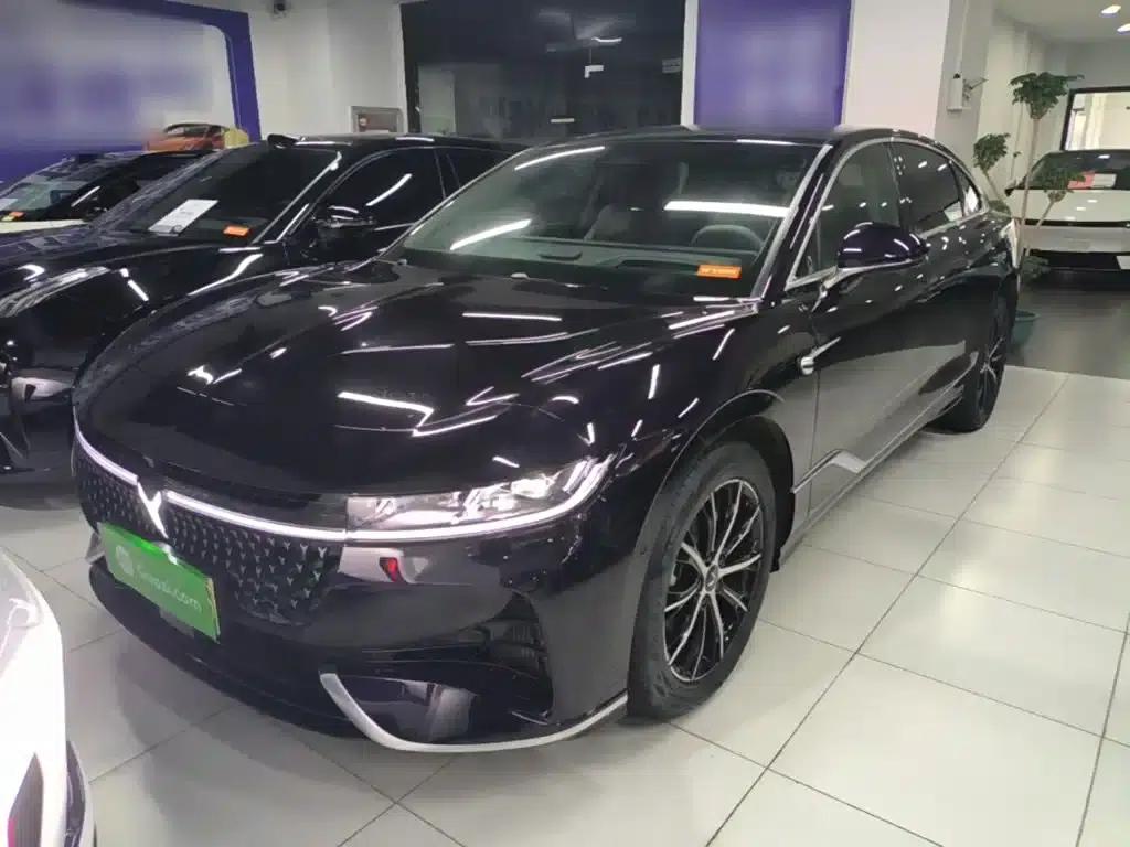 Voyah Chase Light 2024 PHEV AWD Extended Range Executive Edition — миниатюра 1