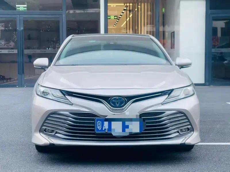 Camry 2018 Hybrid 2.5HQ Flagship Edition — миниатюра 2