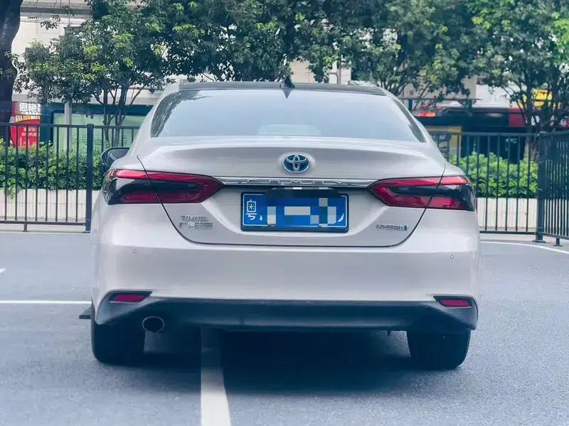 Camry 2018 Hybrid 2.5HQ Flagship Edition — миниатюра 5