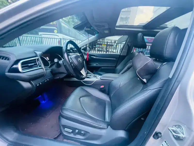 Camry 2018 Hybrid 2.5HQ Flagship Edition — миниатюра 8