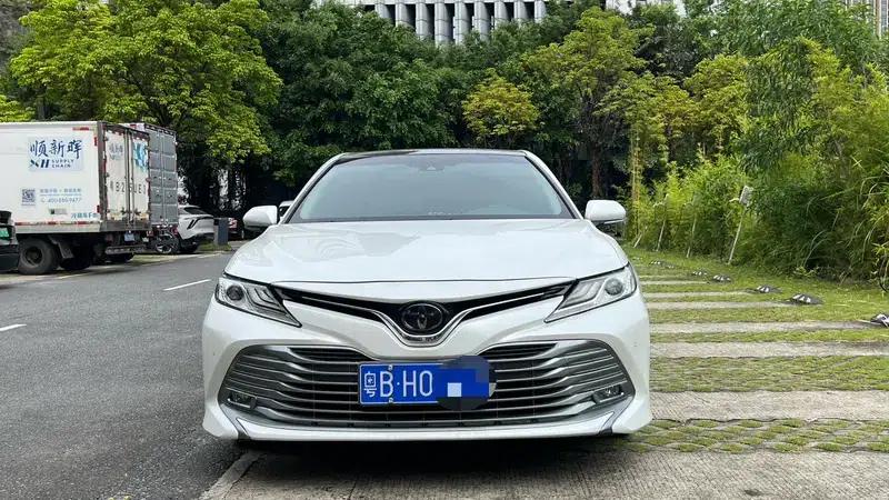 Camry 2019 Facelift 2.5G Luxury Edition — миниатюра 2