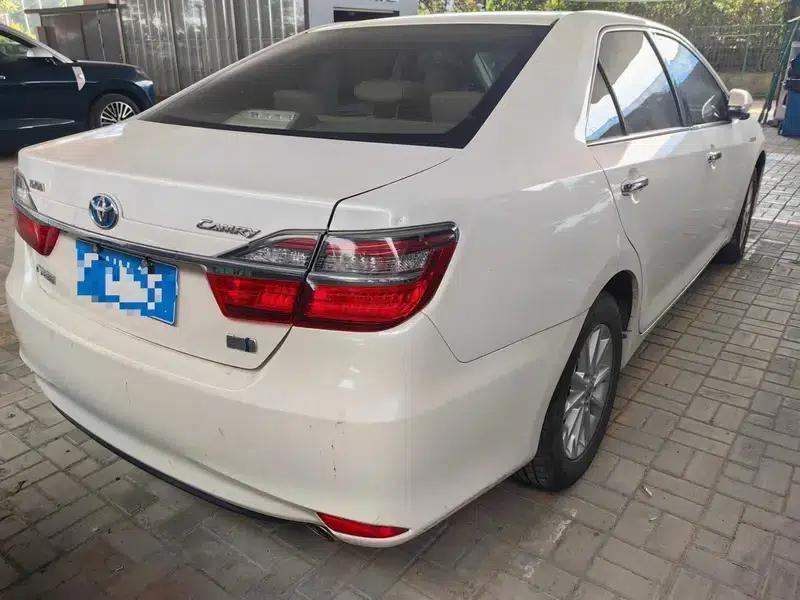 2015 Camry Hybrid 2.5HG Luxury Navigation Edition — миниатюра 2