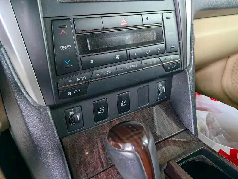 2015 Camry Hybrid 2.5HG Luxury Navigation Edition — миниатюра 5