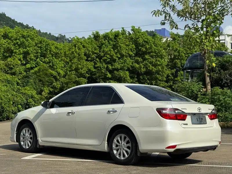 Camry 2016 2.0E 10th Anniversary Elite Edition — миниатюра 4